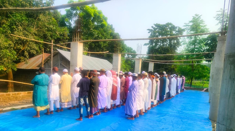 চাঁপাইনবাবগঞ্জে সৌদি আরবের সাথে মিল রেখে দু’টি গ্রামে ঈদ-উল-আজহা উদযাপন,পশু কোরবানি 